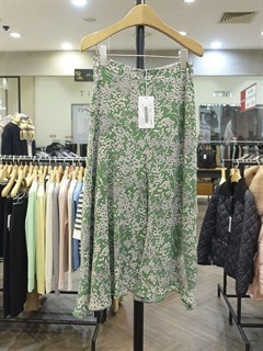 服裝商場實(shí)拍圖庫_全球服裝零售批發(fā)市場實(shí)拍_服裝展會實(shí)拍