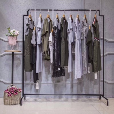 深圳外貿(mào)尾貨服裝批發(fā)市場在哪里迪思蘭柏品牌服裝怎么進(jìn)貨