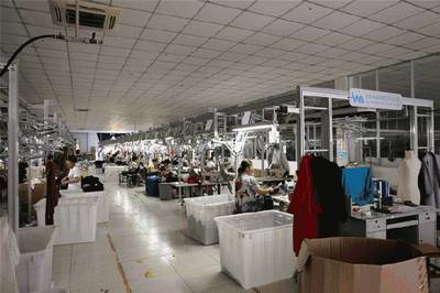 反季大促銷!花一件的錢買兩件,這家本土服裝工廠店,折扣到?jīng)]朋友!