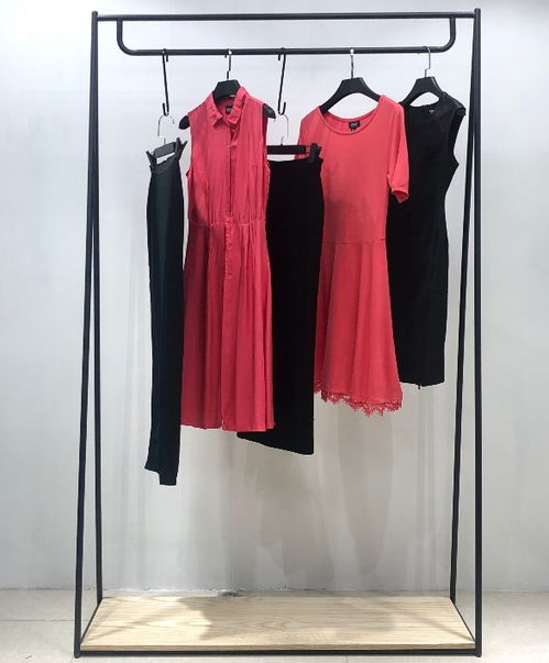 【品牌折扣女裝經(jīng)典連衣裙貨尾貨批發(fā)今日特價】-